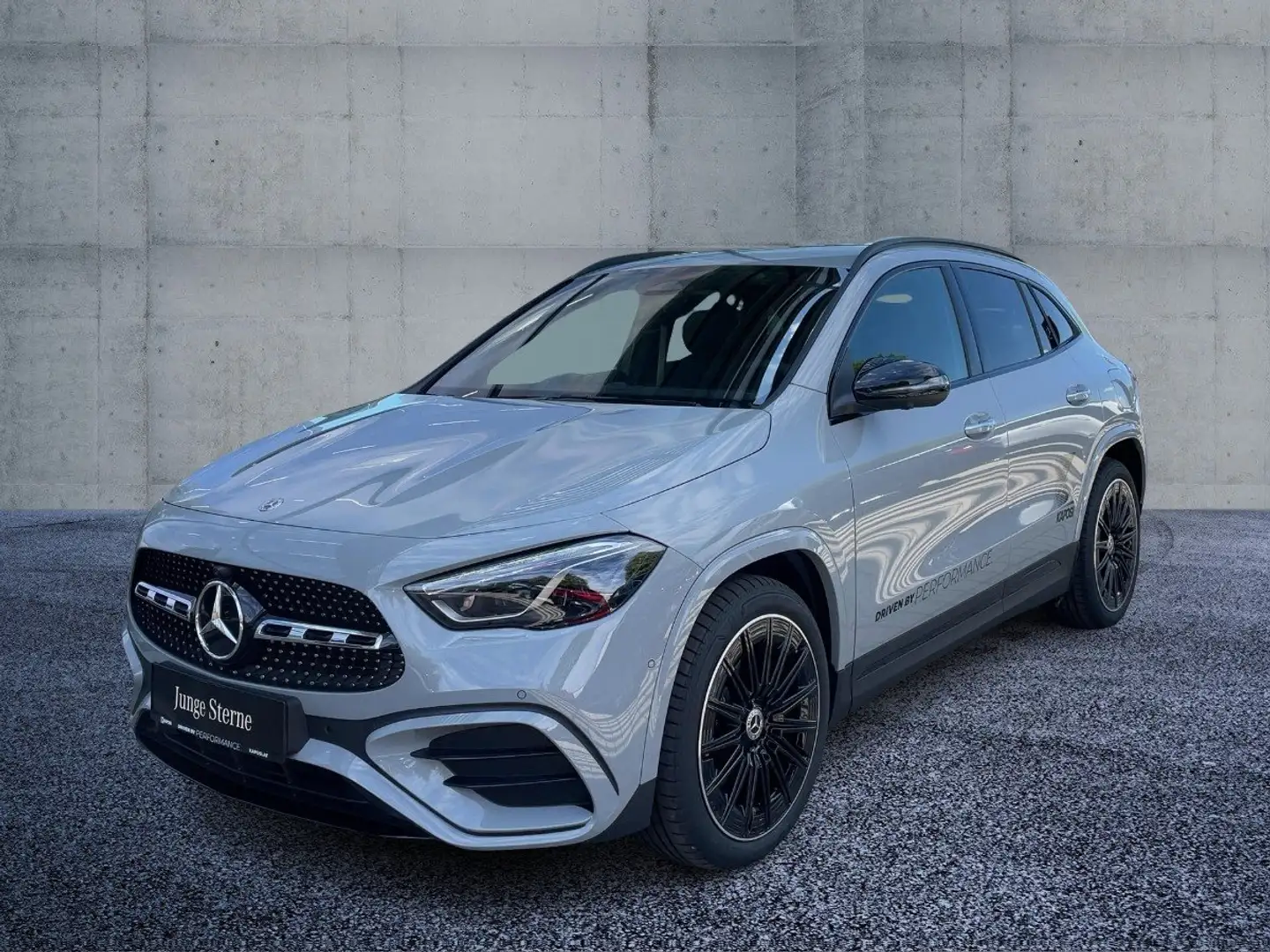 Mercedes-Benz GLA 200 d 4MATIC Österreich-Edition AMG Line Grau - 2