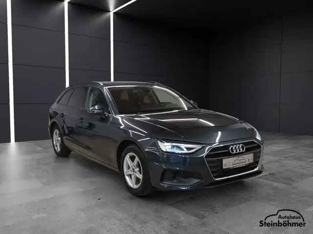Audi A4 view 10