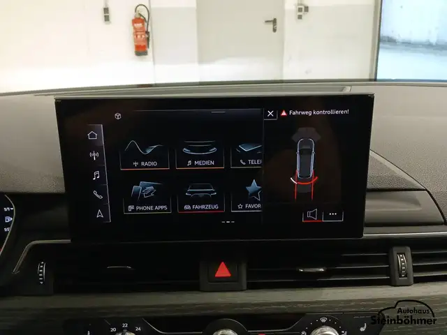 Audi A4 view 24