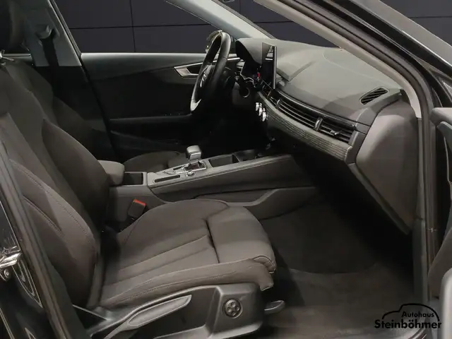 Audi A4 view 14