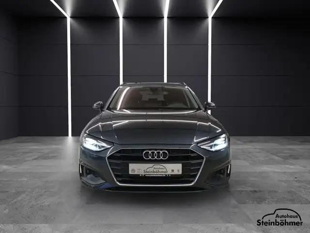 Audi A4 view 11