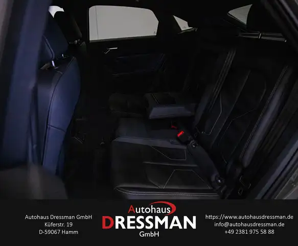 Audi Q3 view 12