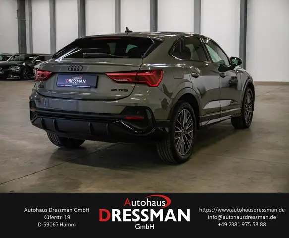 Audi Q3 view 5
