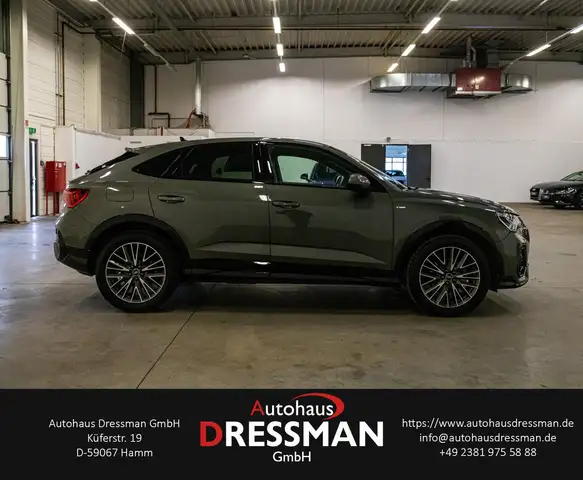 Audi Q3 view 4