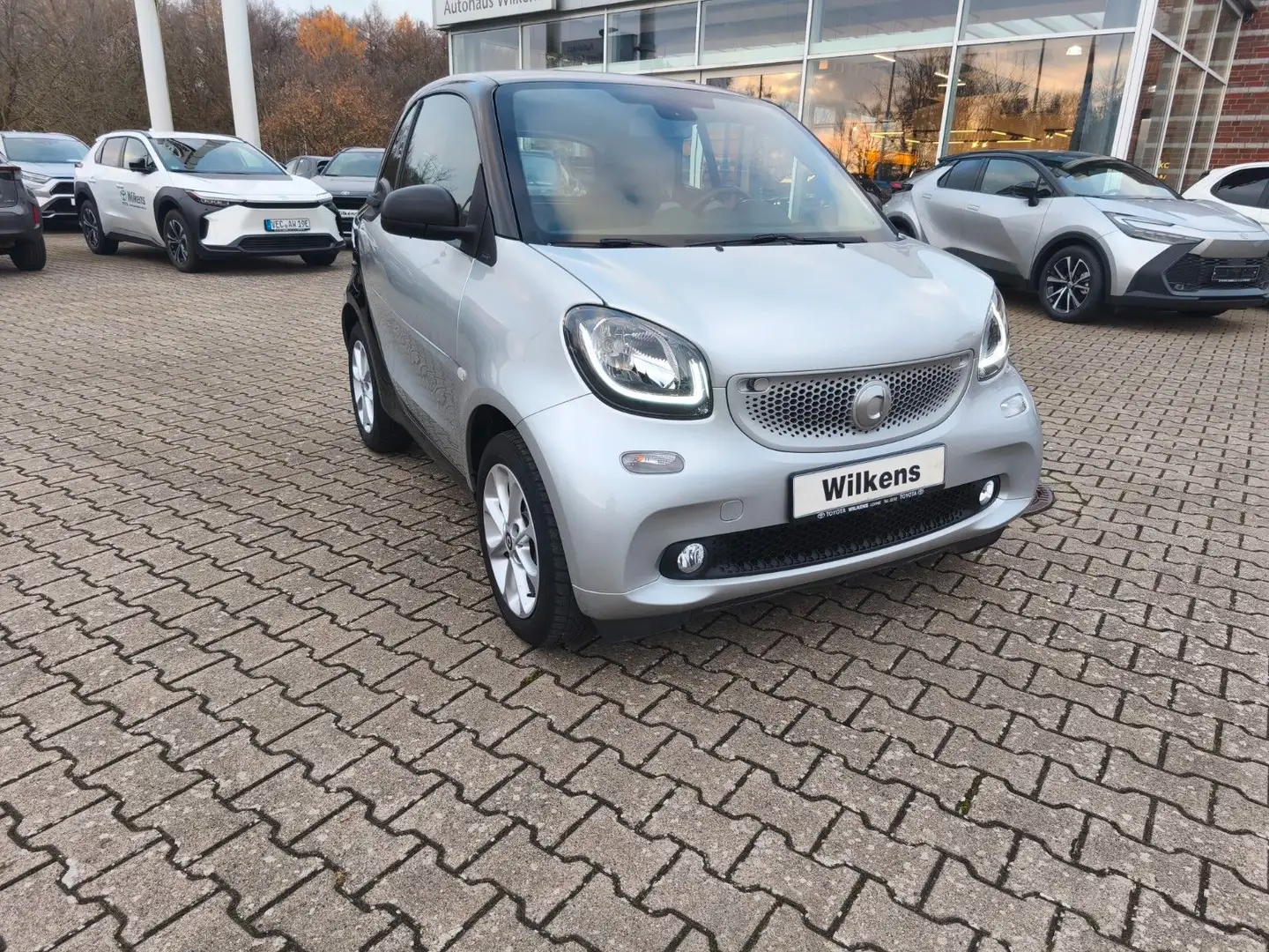 smart forTwo fortwo coupe Basis 52 kW Schwarz - 1