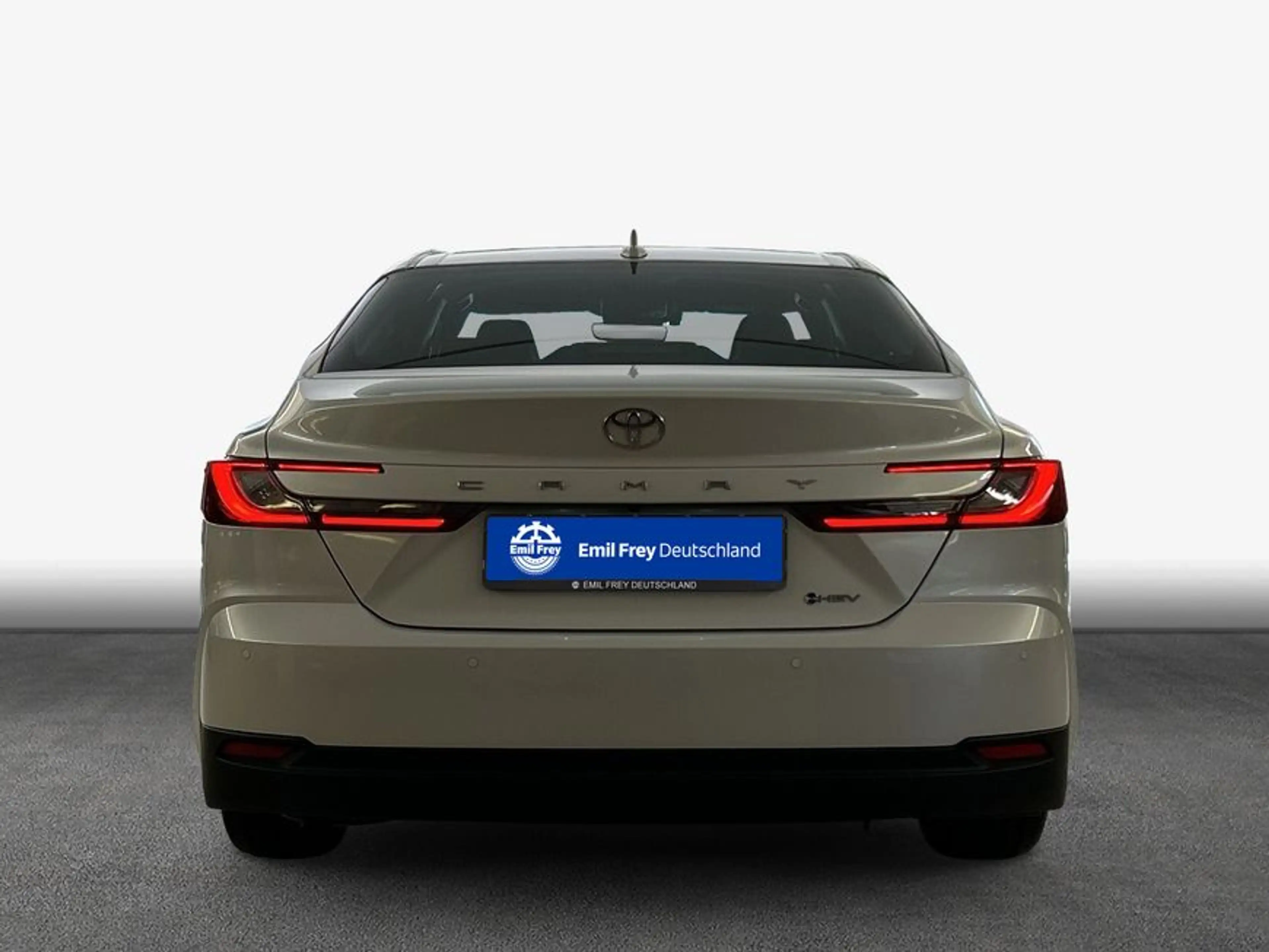 Toyota Camry 2.5 Hybrid Executive — photo 5