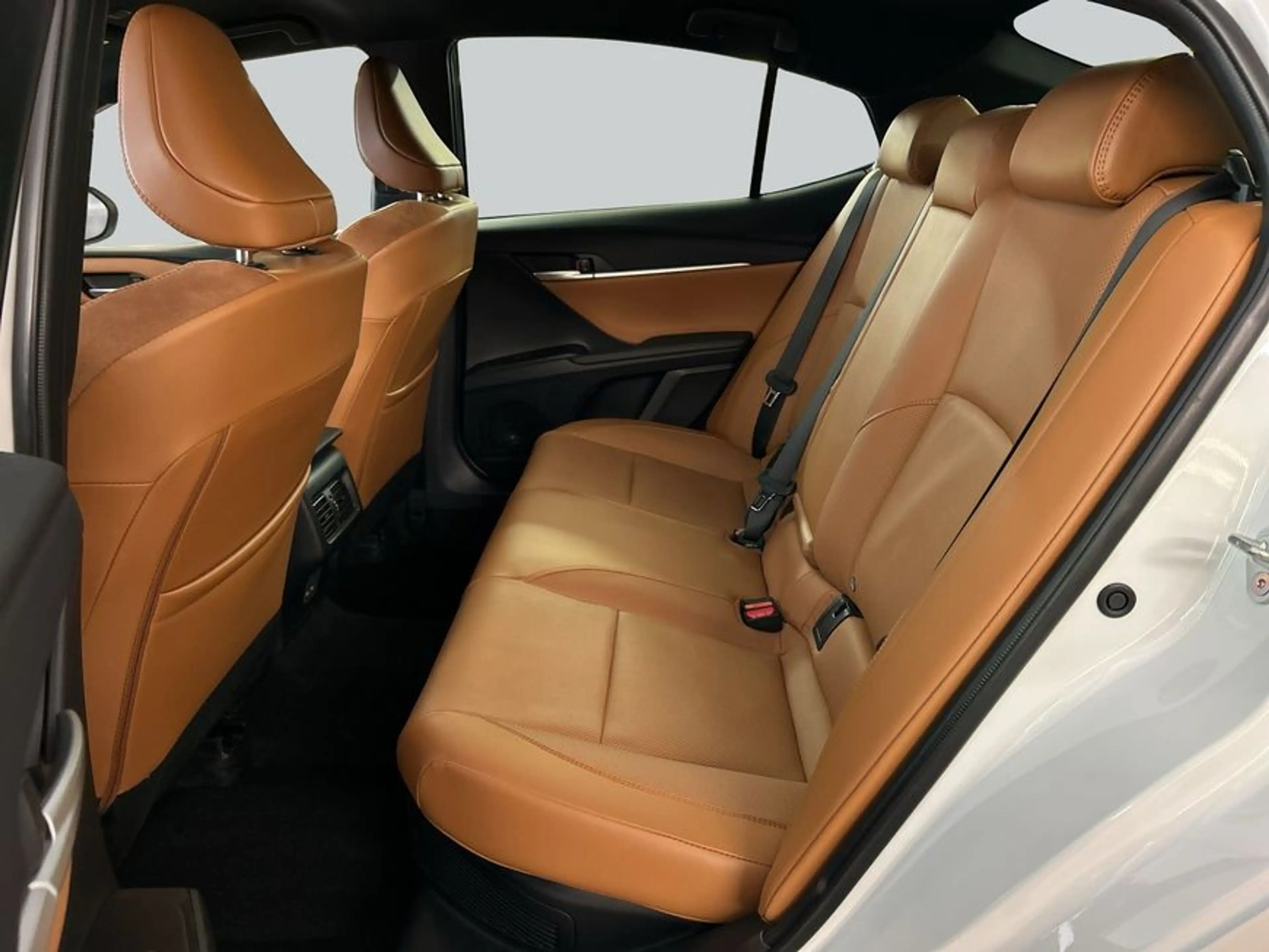 Toyota Camry 2.5 Hybrid Executive — photo 11
