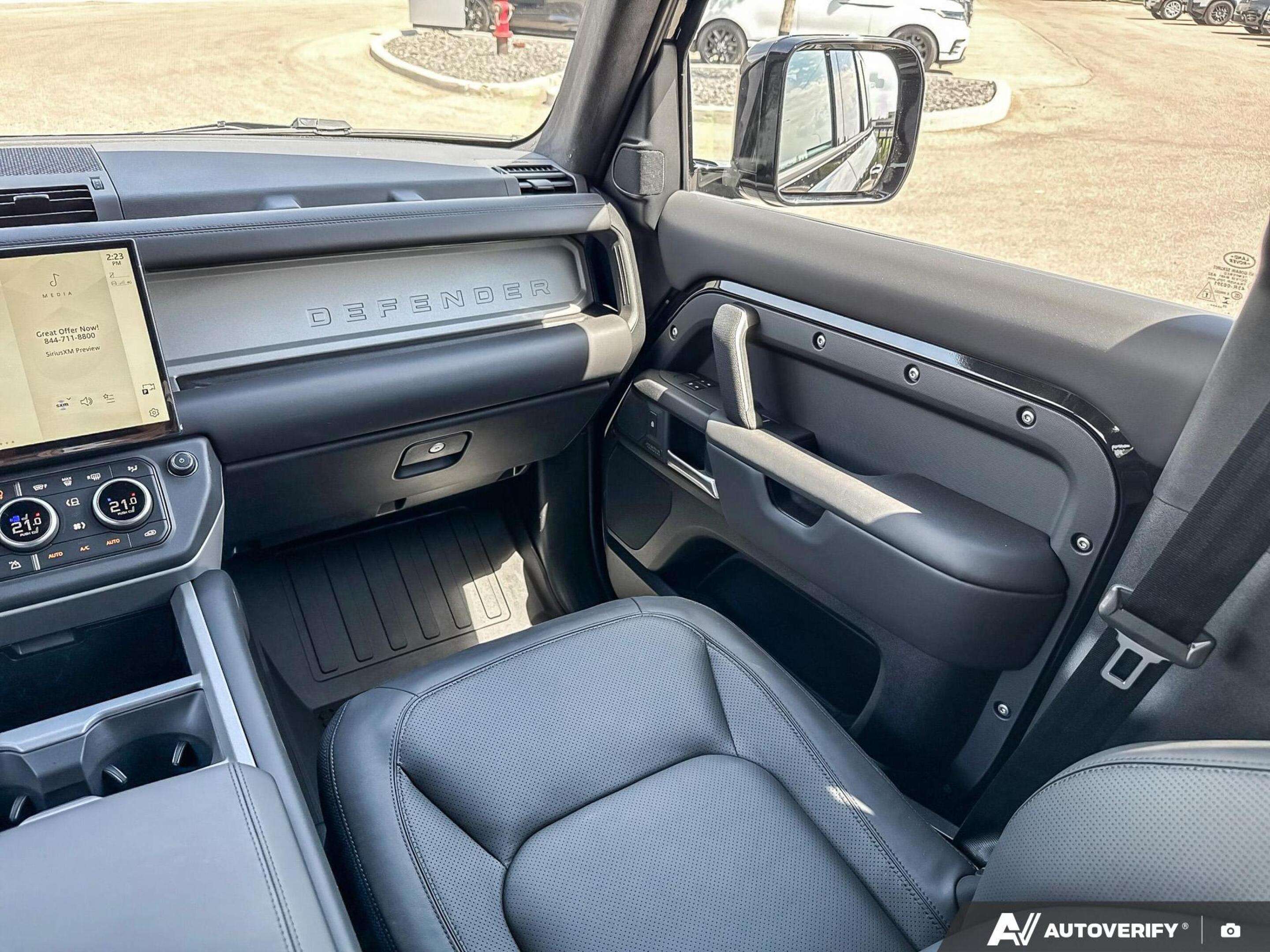 2026 Land Rover Defender 110 P525 V8 thumb 26