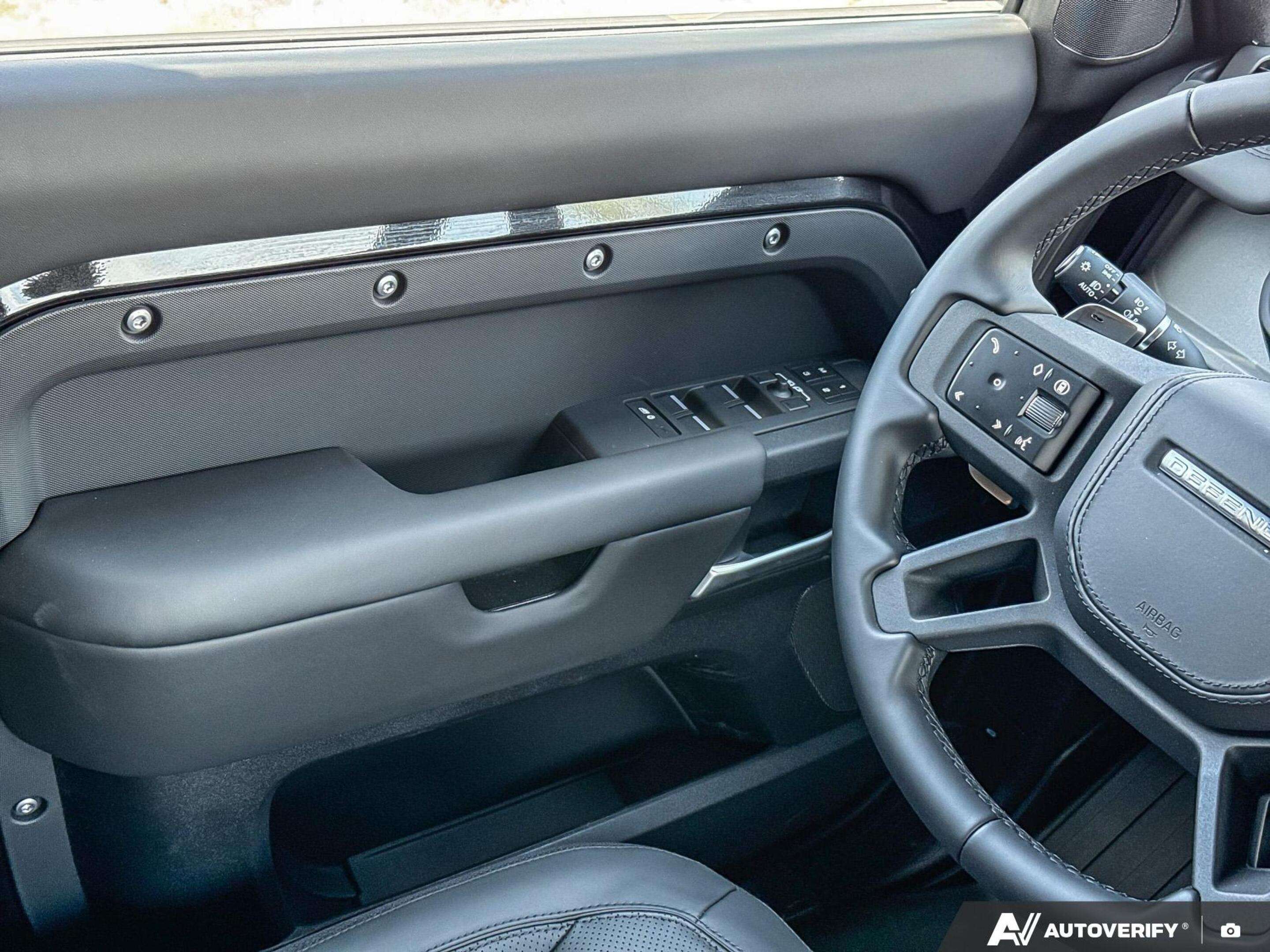 2026 Land Rover Defender 110 P525 V8 thumb 18