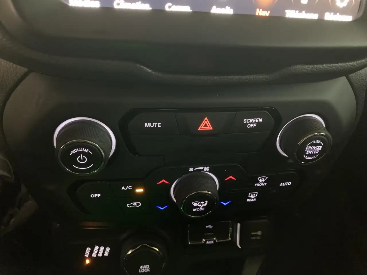 Jeep Renegade снимка Jeep Renegade