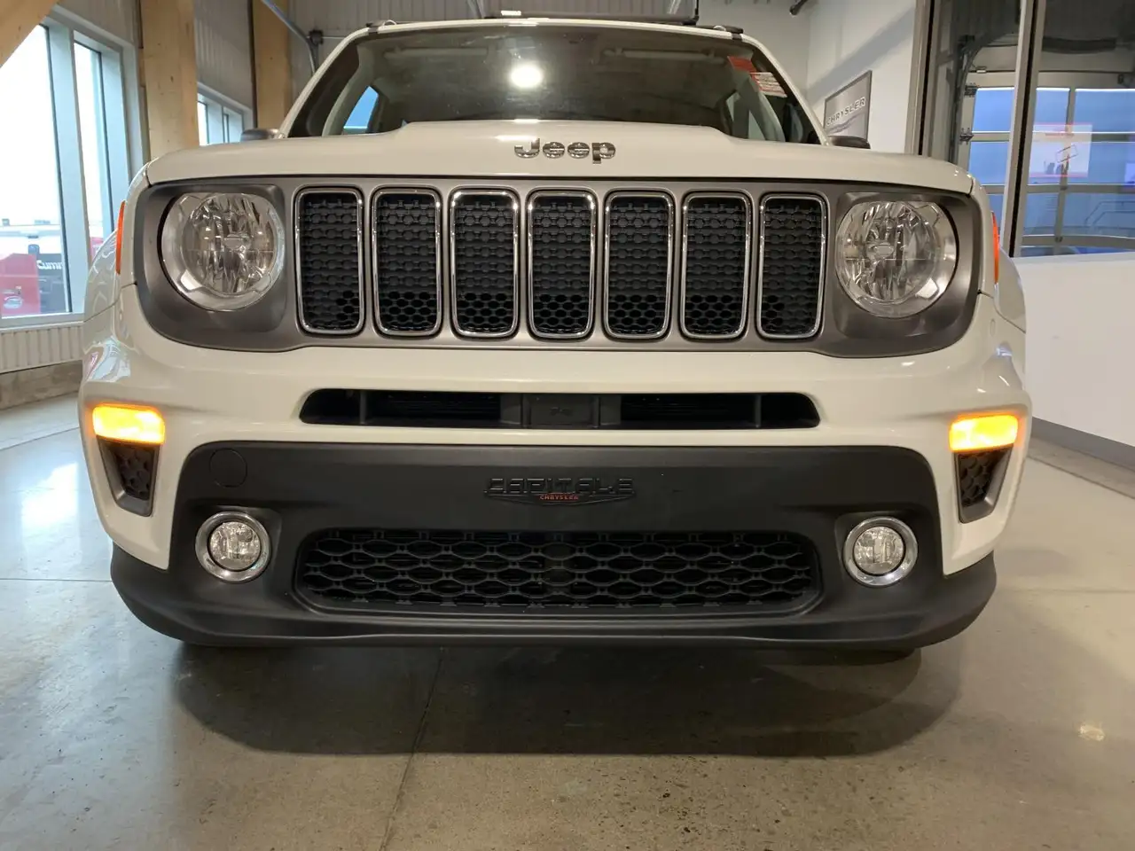 Jeep Renegade снимка Jeep Renegade