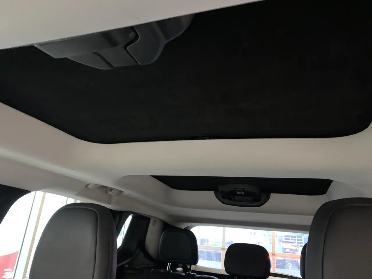 Jeep Renegade снимка Jeep Renegade