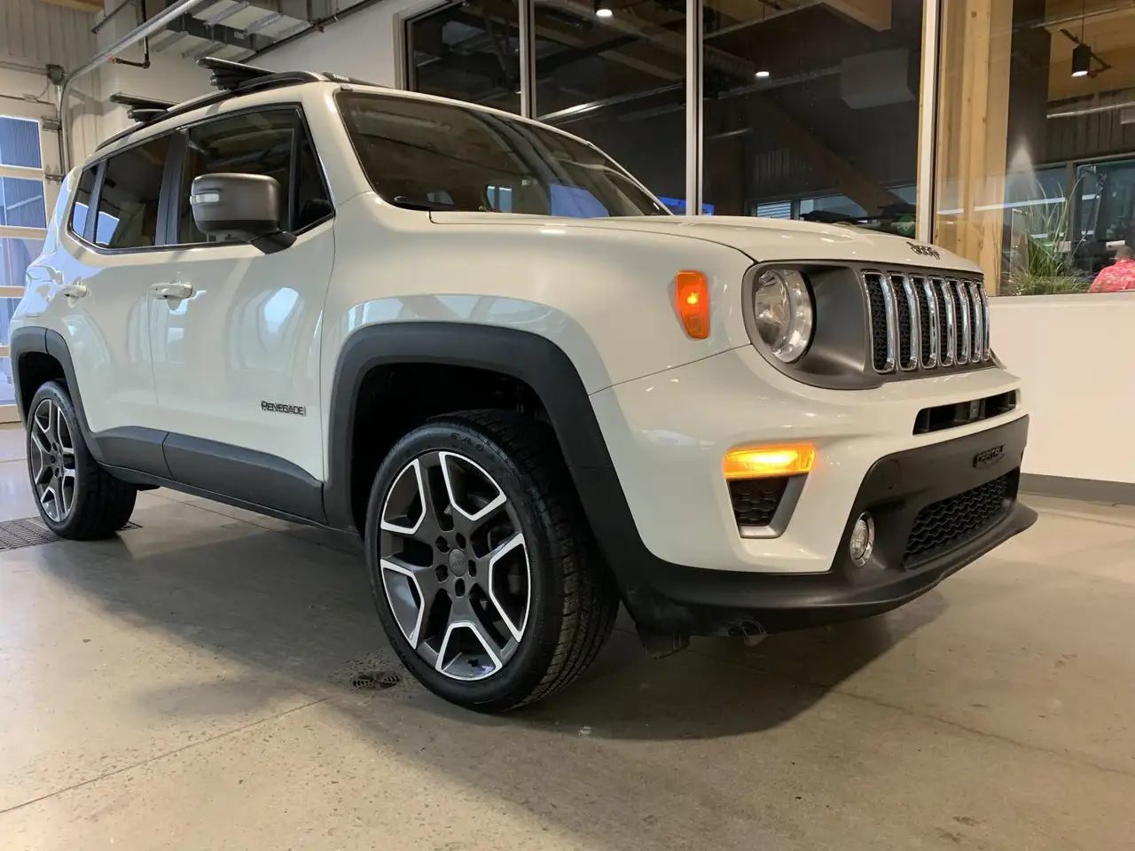 Jeep Renegade снимка Jeep Renegade