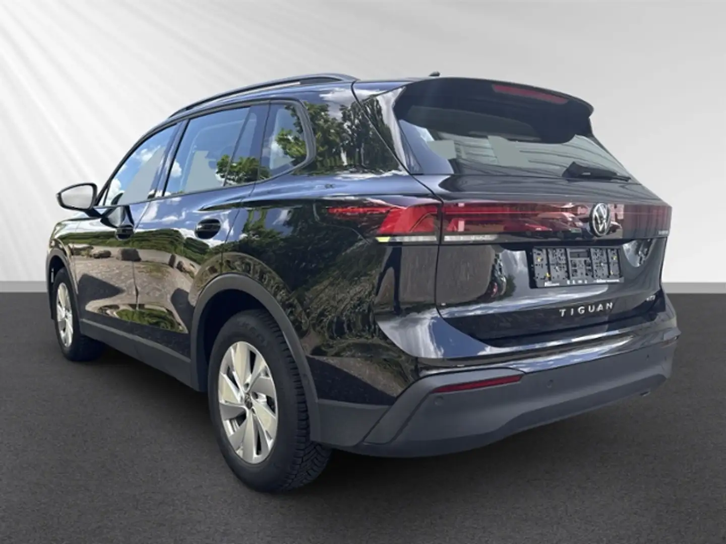 Volkswagen Tiguan 1.5 eTSI DSG RFK,MFL,WP, Klima, Telefon,Navi, AHK Zwart - 2