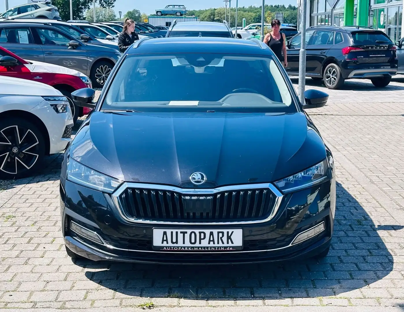 Skoda Octavia Combi First Edition iV*1.HAND*LED*NAVI* Schwarz - 2