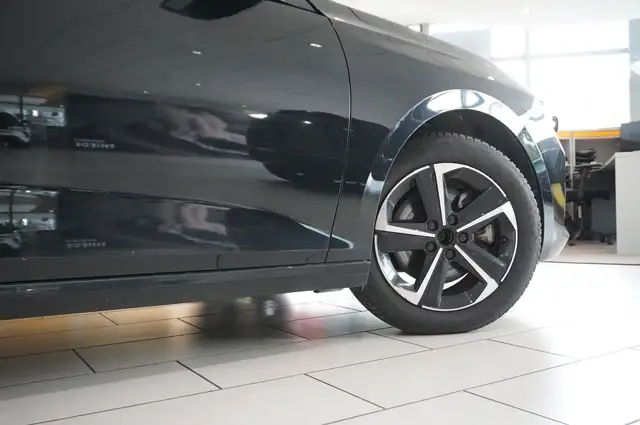 Opel Astra view 7