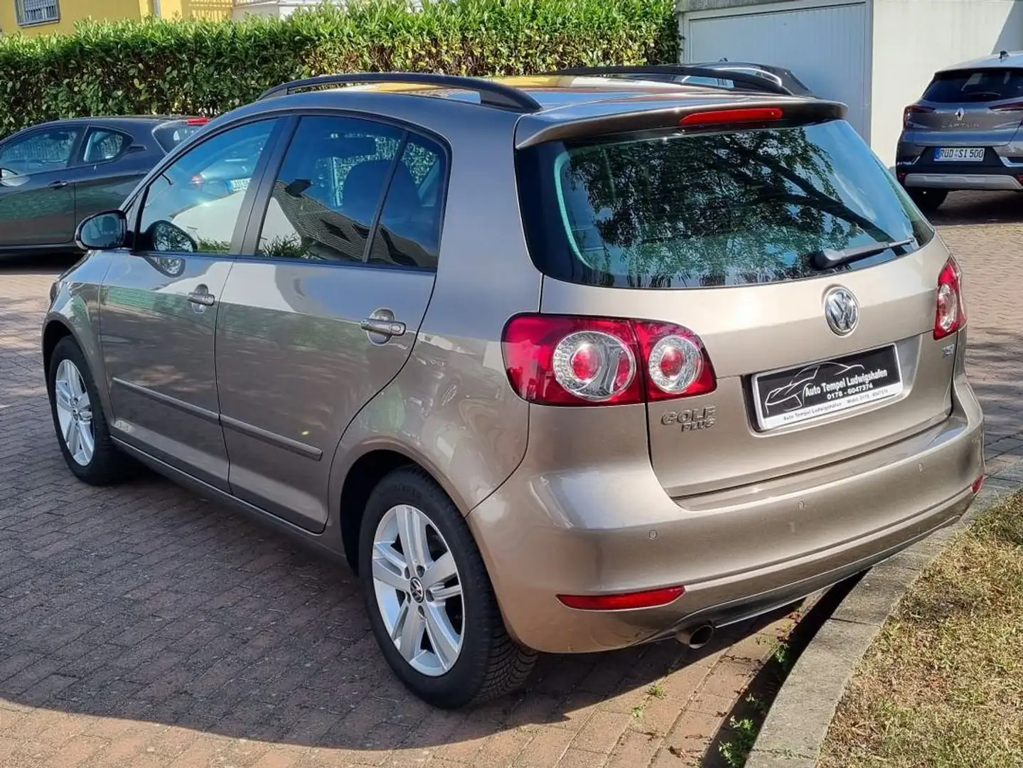 Volkswagen Golf Plus 1.2 TSI MATCH mit nur 53.997 KM Maro - 2