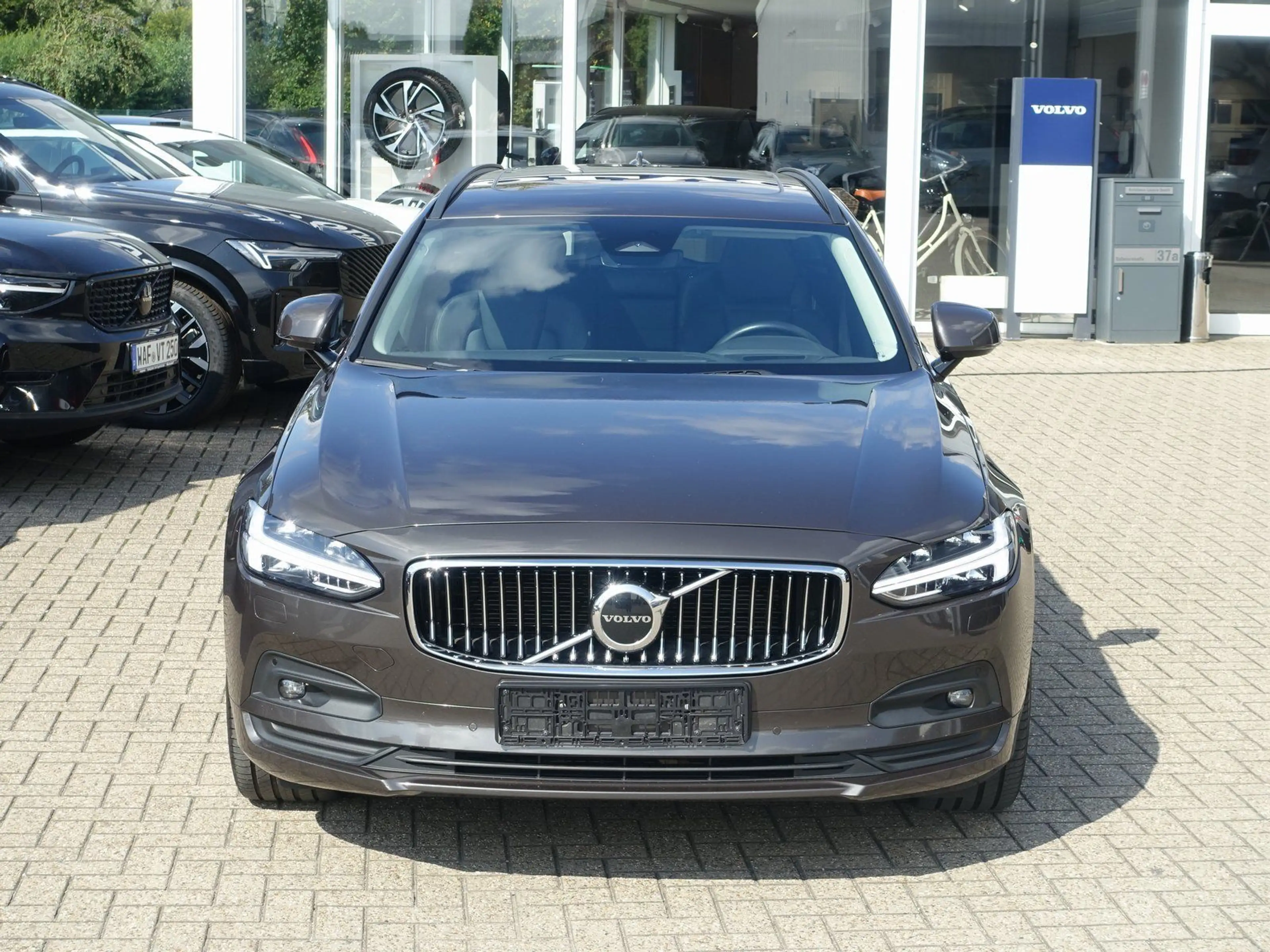 Volvo V90 B5 AWD Momentum Pro/AHK/Kamera/BLIS/Pano. — photo 7