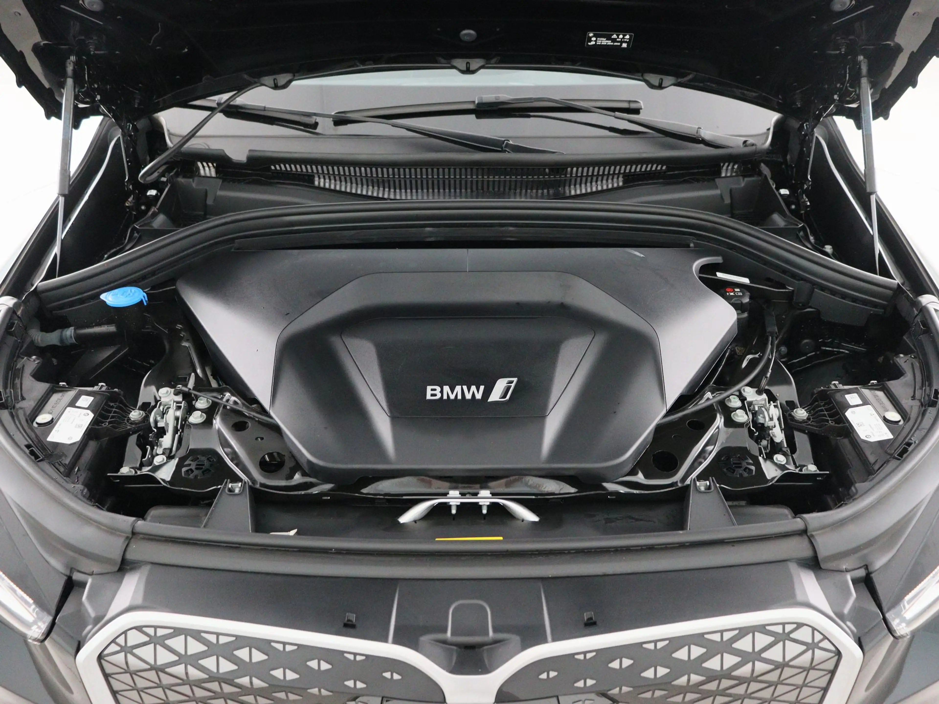 BMW iX1 xDrive30 67 kWh — photo 5