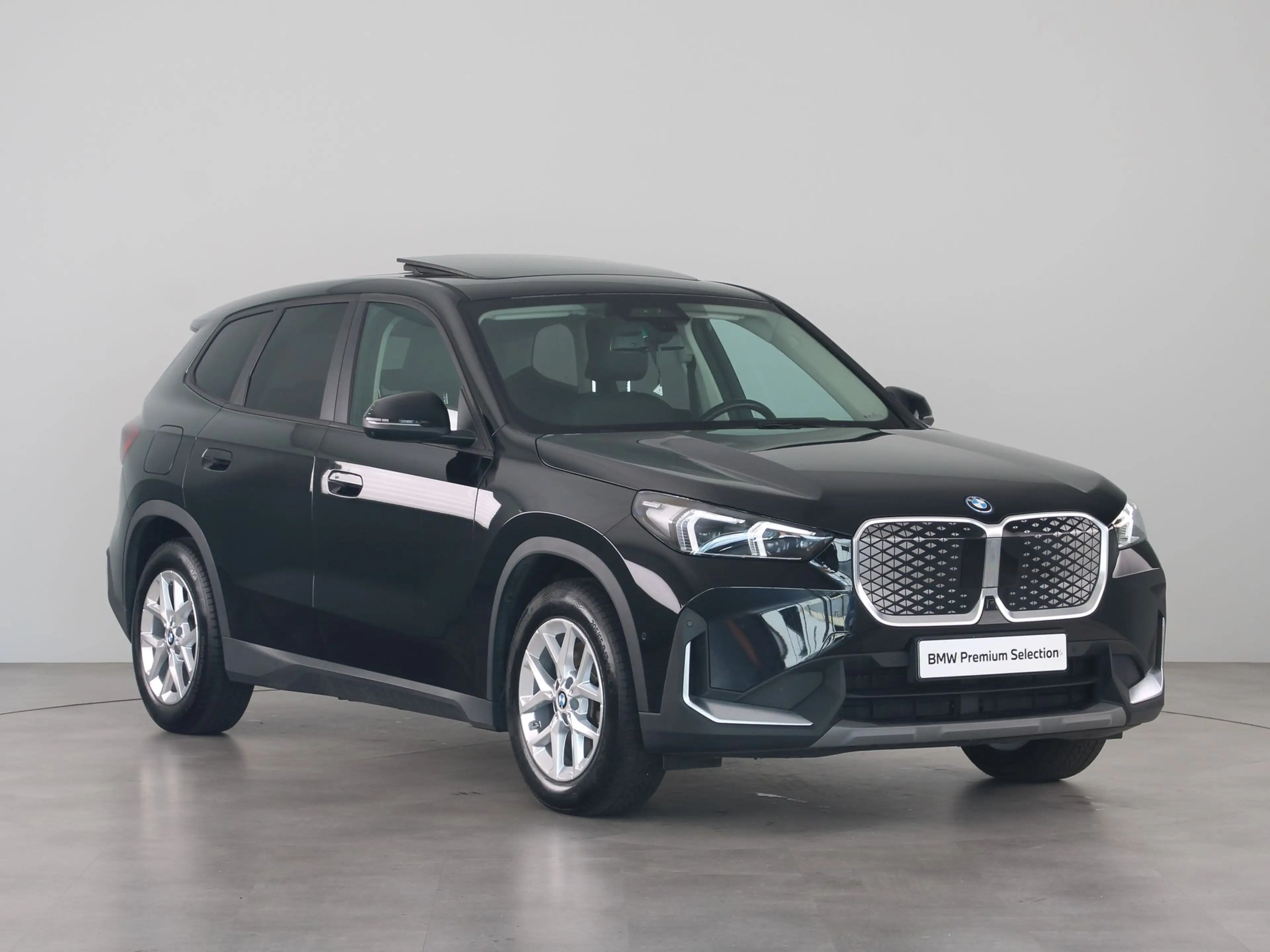 BMW iX1 xDrive30 67 kWh — photo 8