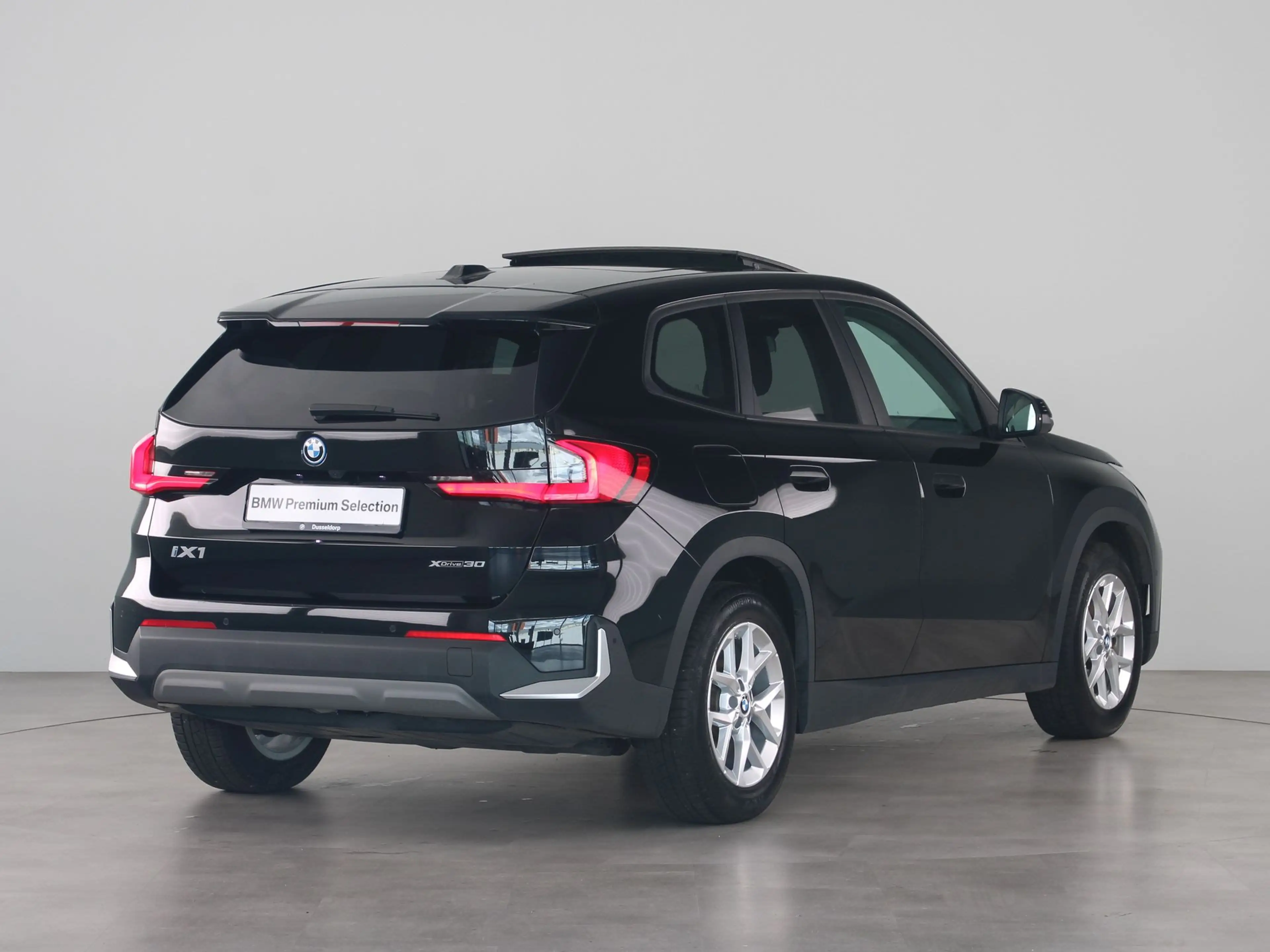 BMW iX1 xDrive30 67 kWh — photo 10