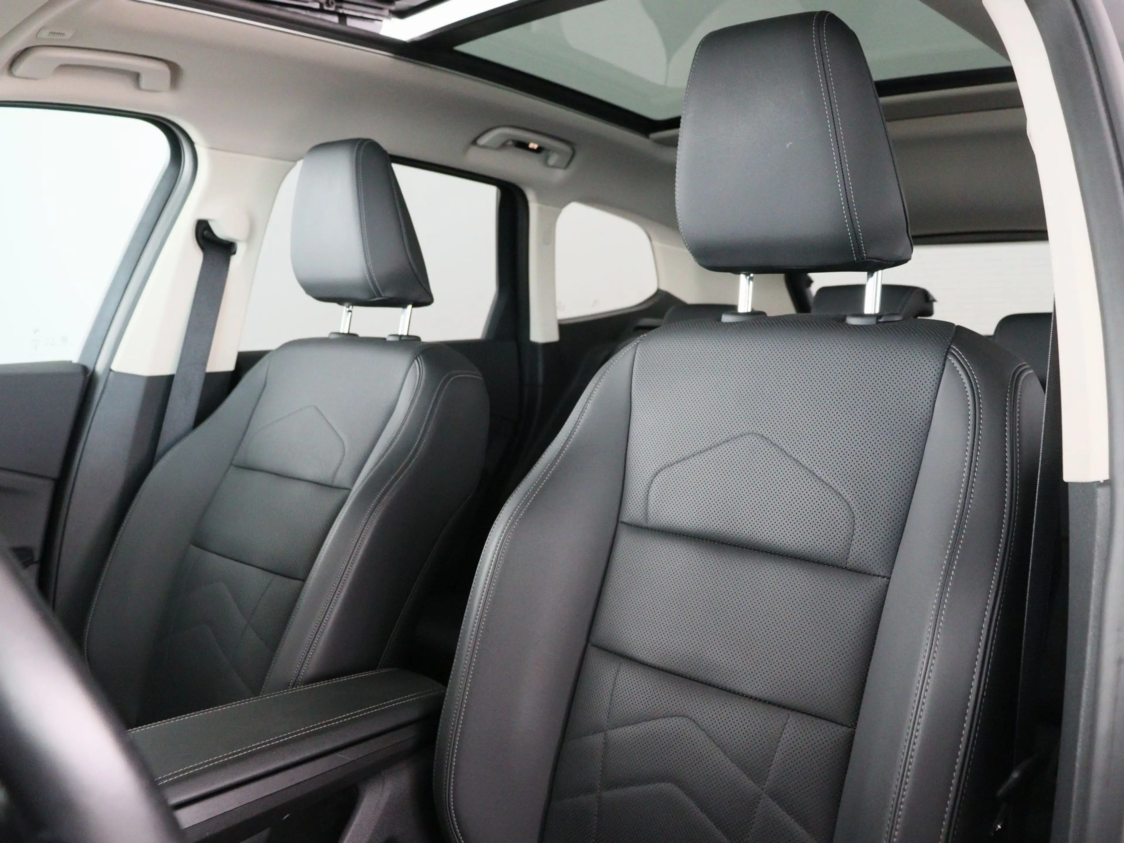 BMW iX1 xDrive30 67 kWh — photo 6