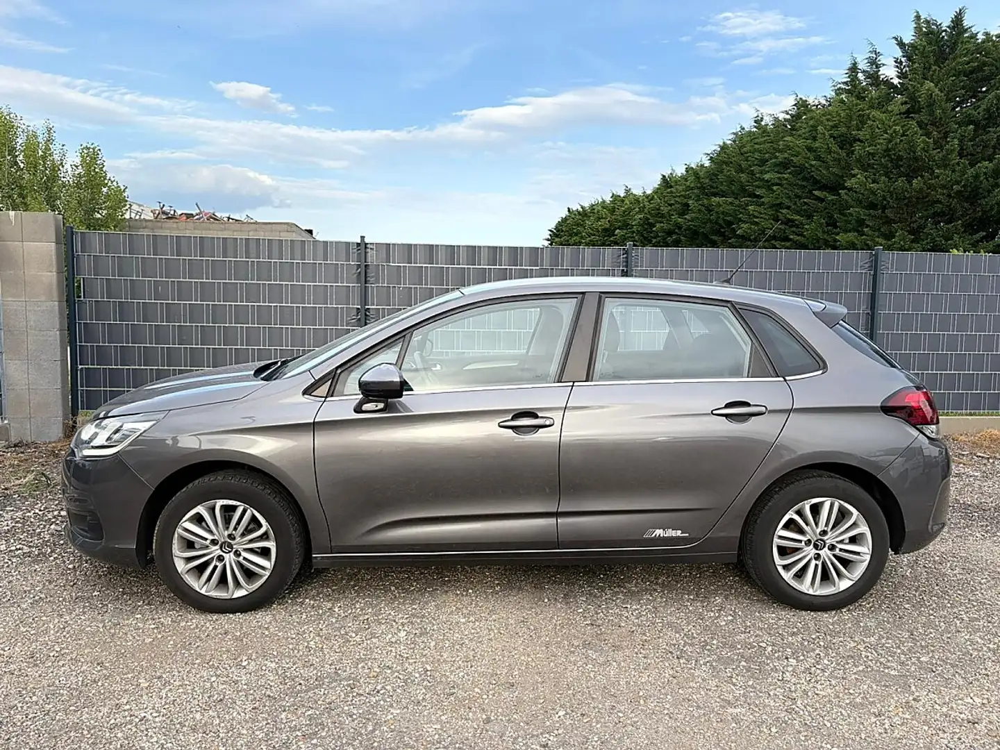 Citroen C4 PureTech 110 Flash Grau - 2