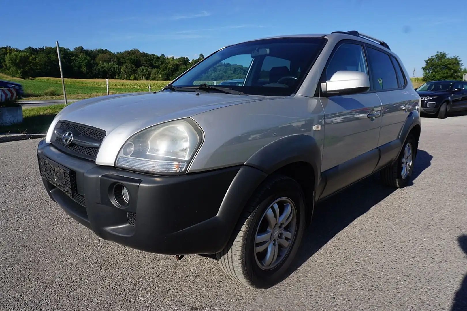 Hyundai TUCSON Tucson 2,0 CVVT 2WD Grau - 2