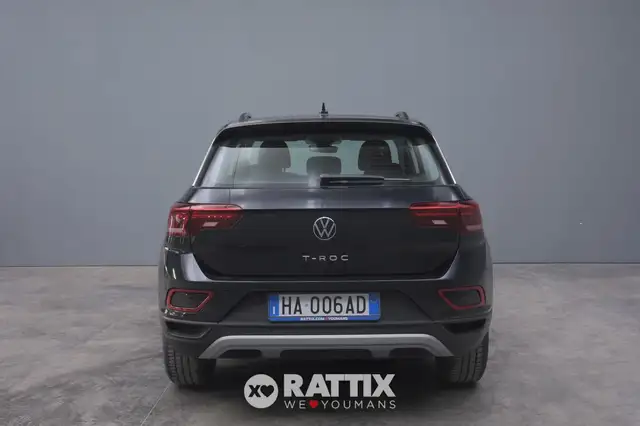 Volkswagen T-Roc view 5