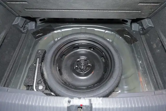 Volkswagen T-Roc view 7