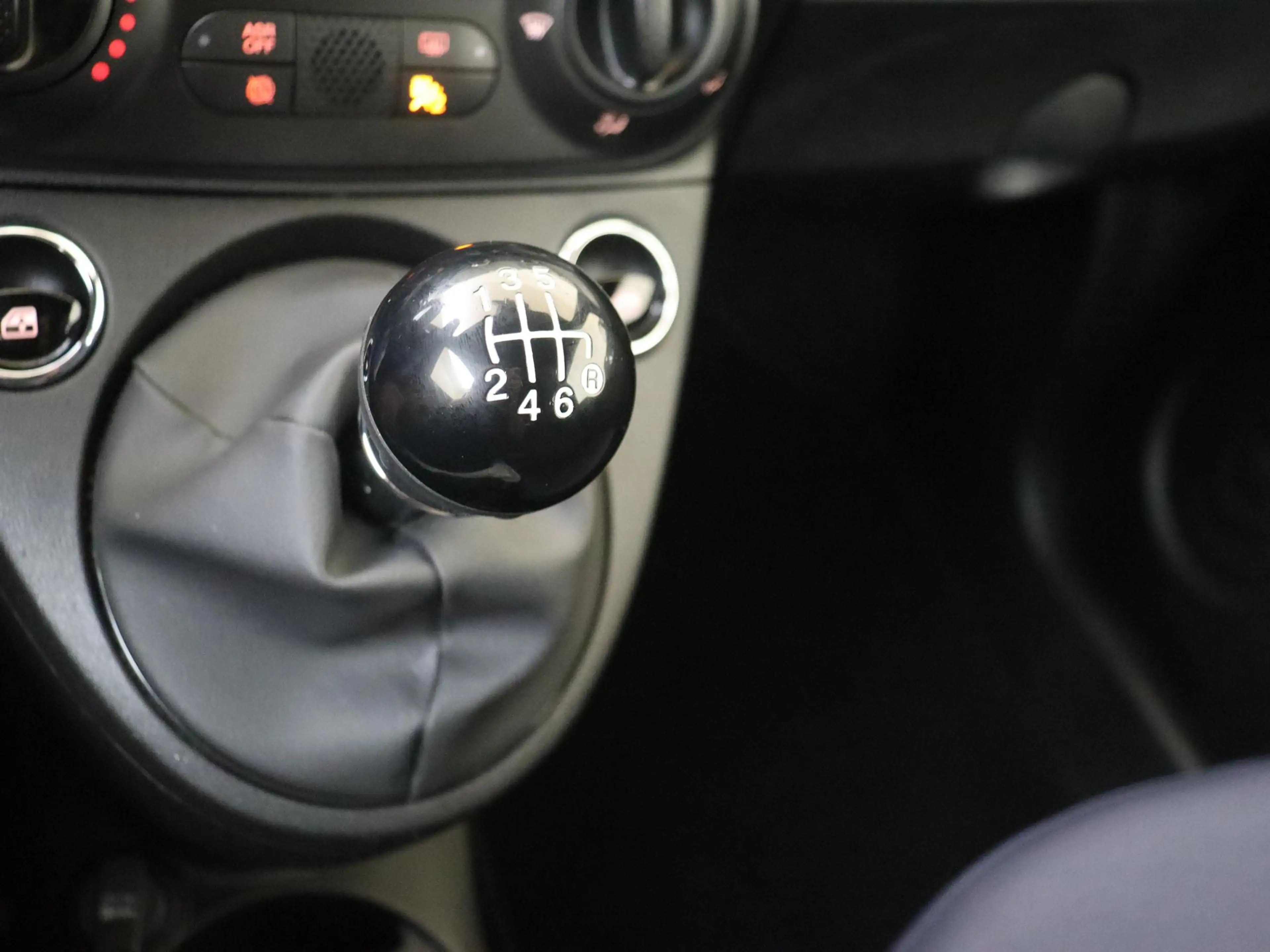 Fiat 500 1.0 Hybrid Club | Airco | Radio — photo 14