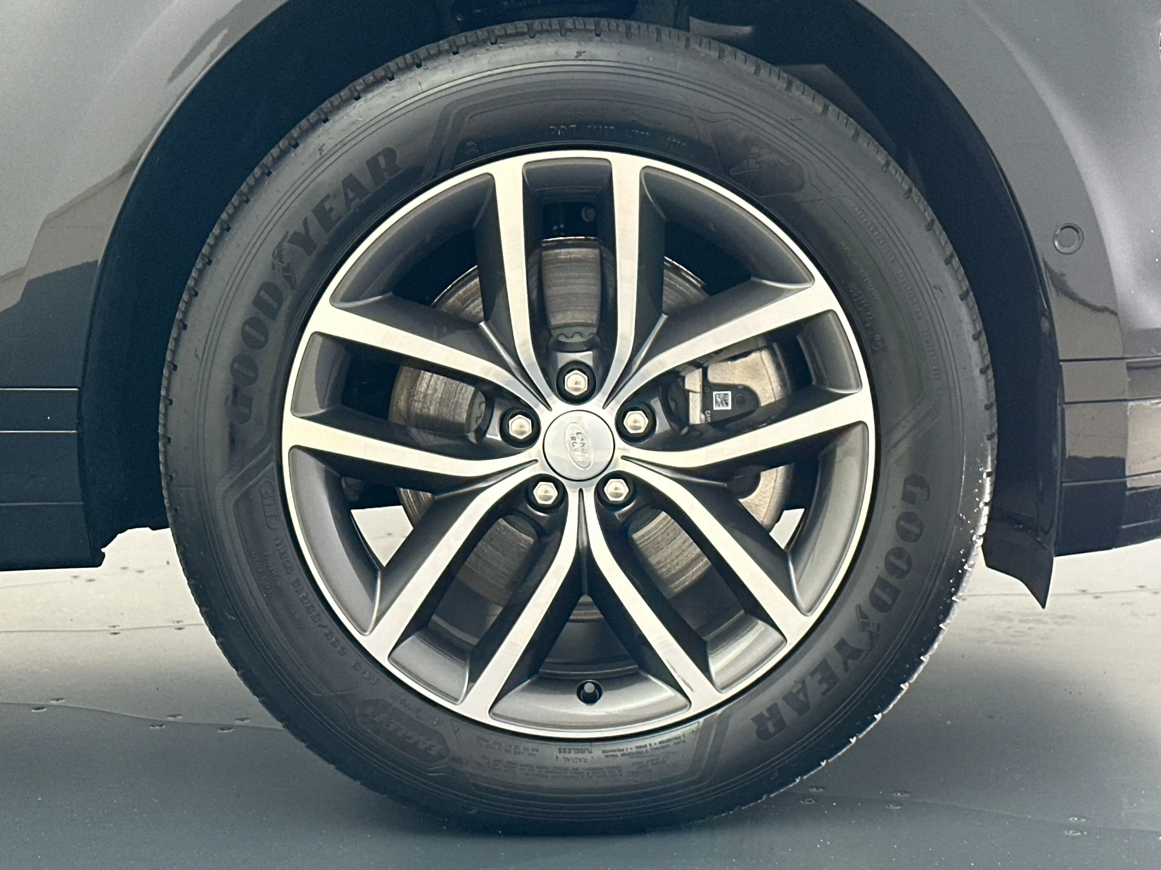 Land Rover Range Rover Evoque P270e Dynamic SE — photo 9