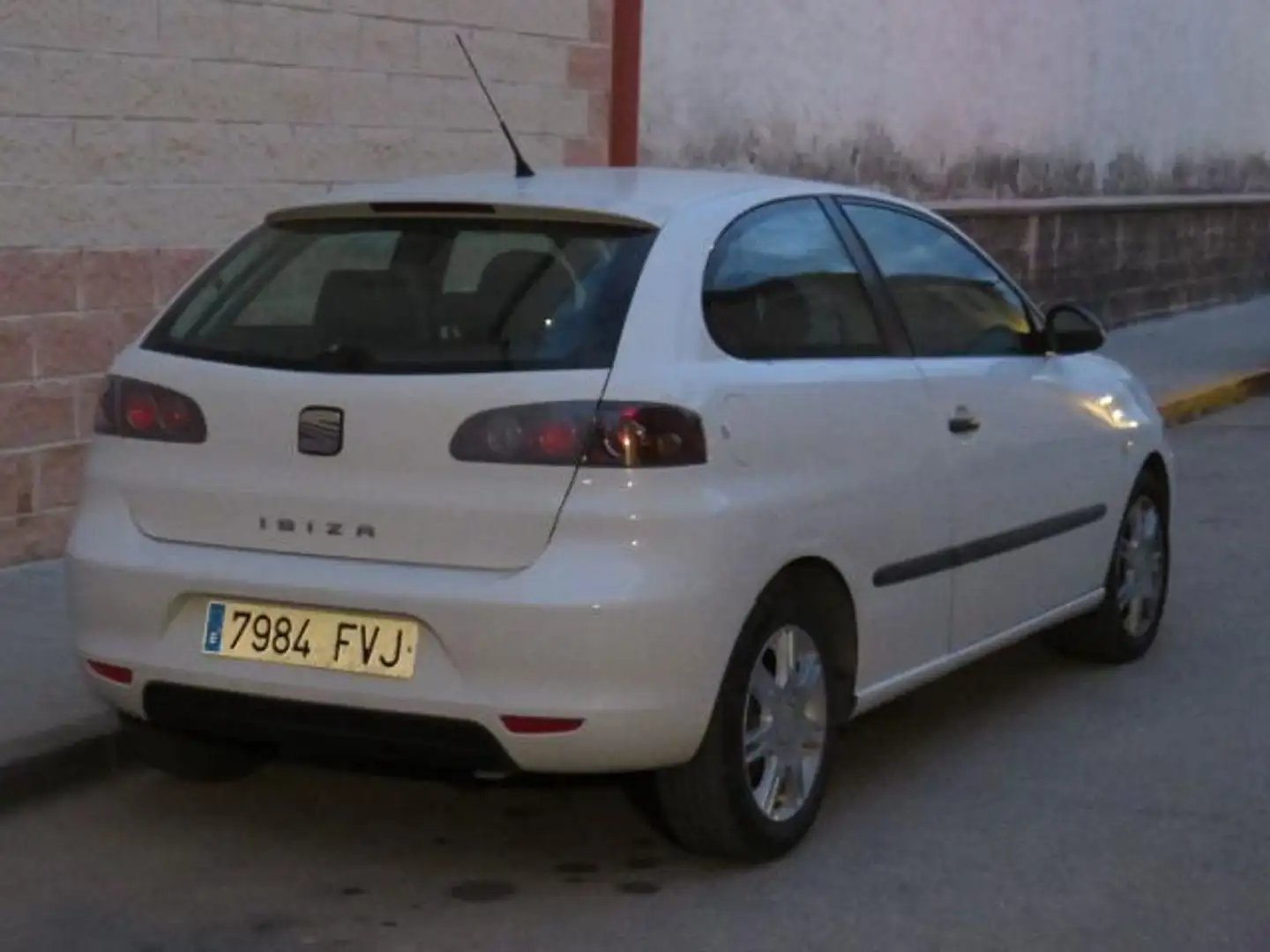 SEAT Ibiza 1.4 TDI 80CV 3p. Stylance Blanco - 1