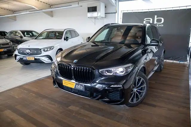 BMW X5 view 2