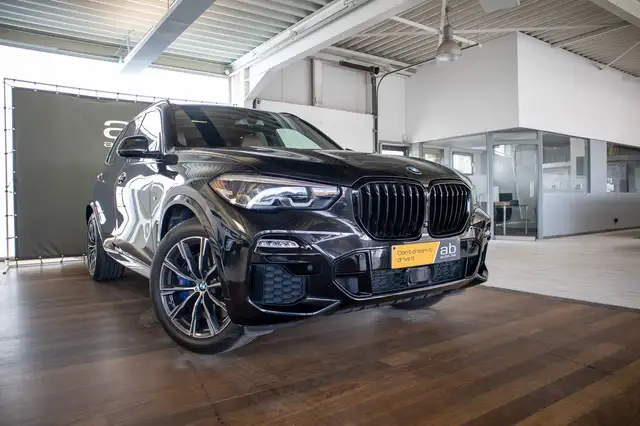 BMW X5 view 3