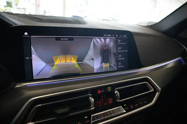 BMW X5 view 12