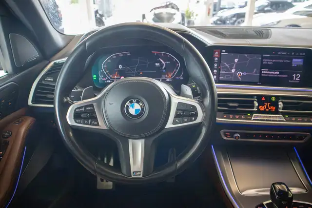 BMW X5 view 10