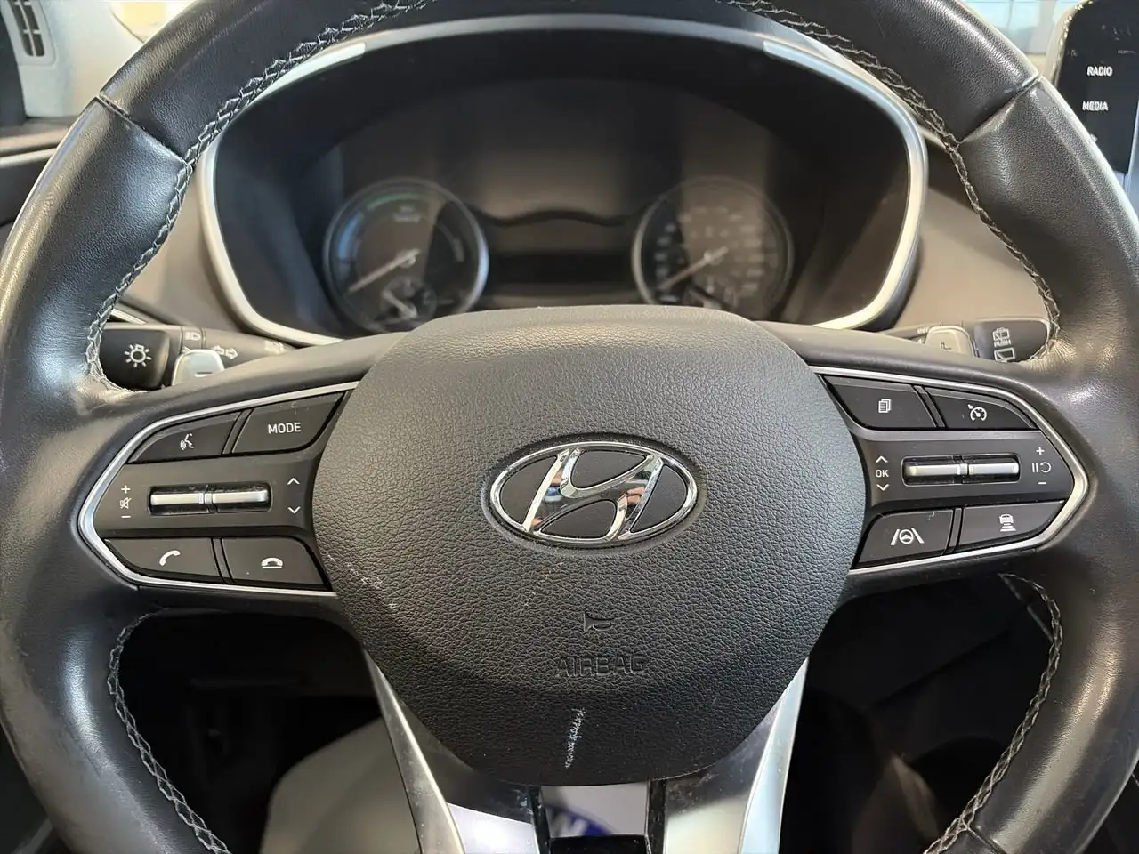 Hyundai SANTA FE снимка Hyundai SANTA FE