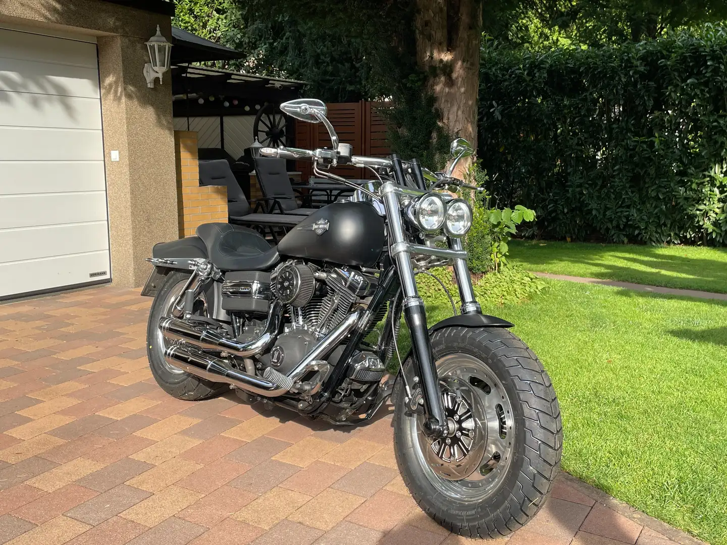Harley-Davidson Dyna Fat Bob Schwarz - 2