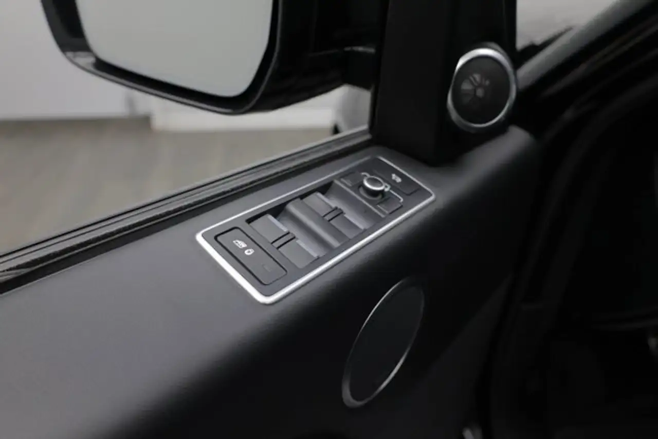 Land Rover Range Rover photo Land Rover Range Rover