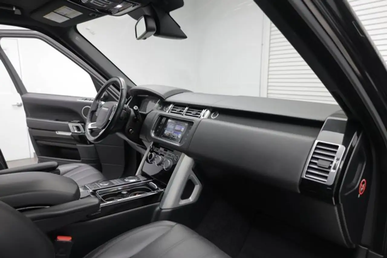 Land Rover Range Rover photo Land Rover Range Rover