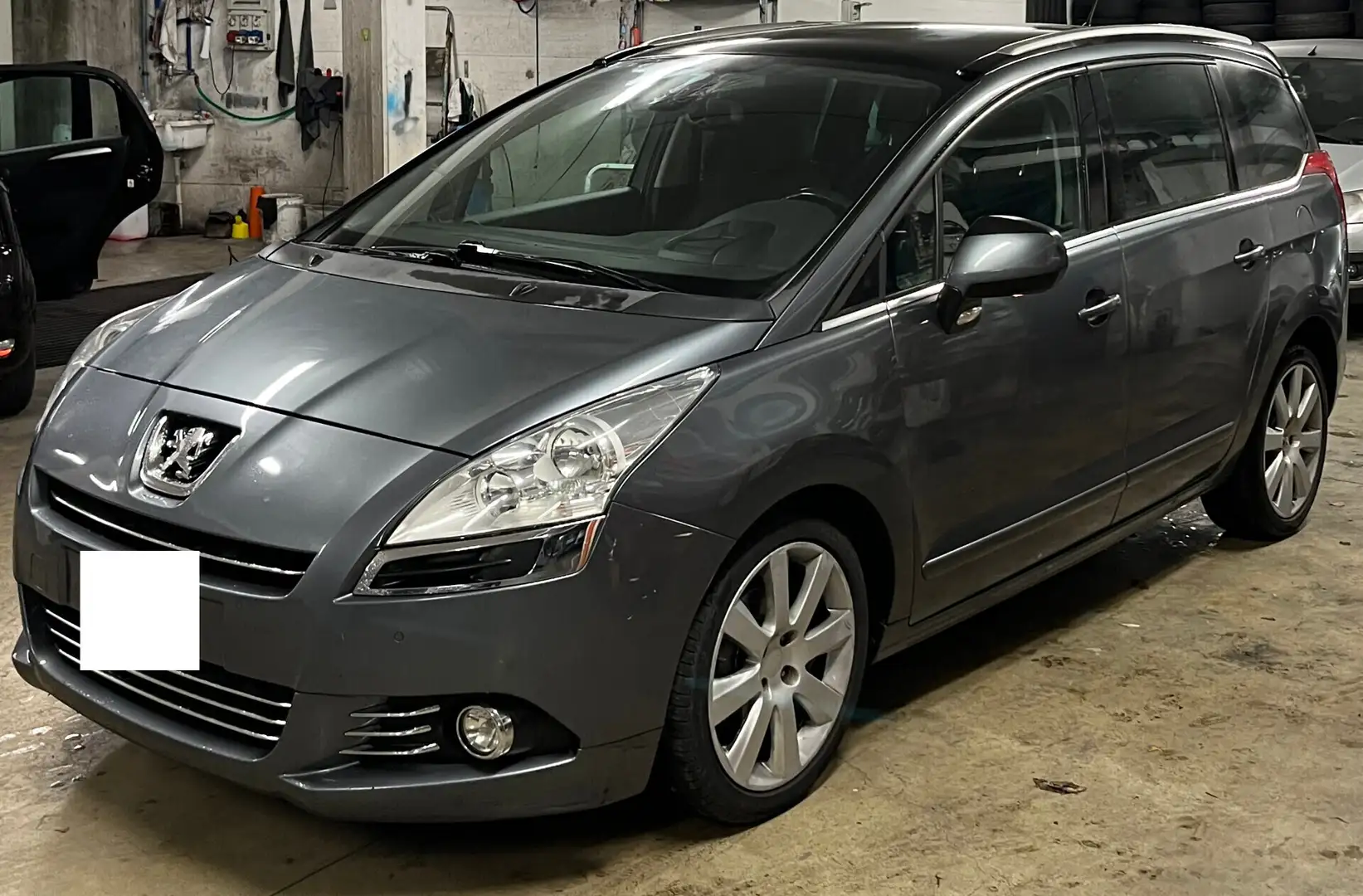 Peugeot 5008 1.6 HDI - CAMBIO AUTOMATICO - 7 POSTI - 112 CV Grigio - 1