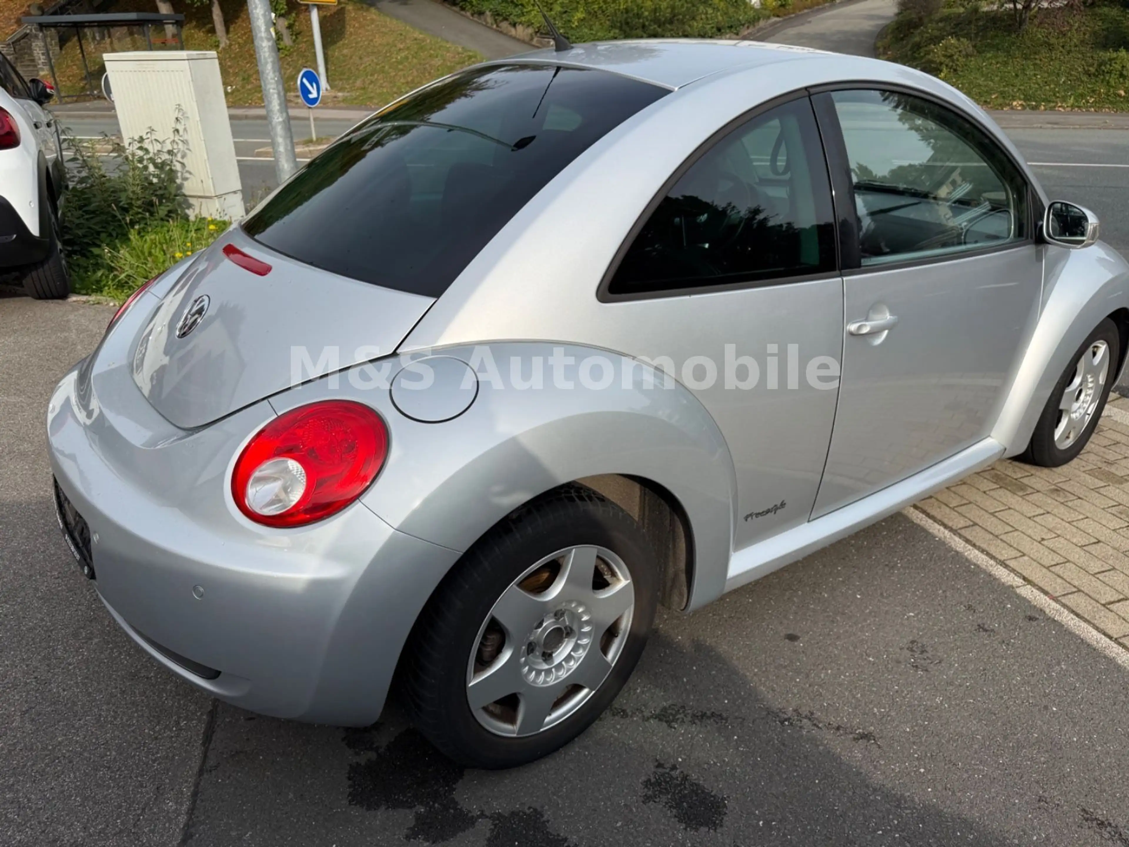 Volkswagen New Beetle 1.9 Klima,SHZ.PDC,Tüv — photo 5