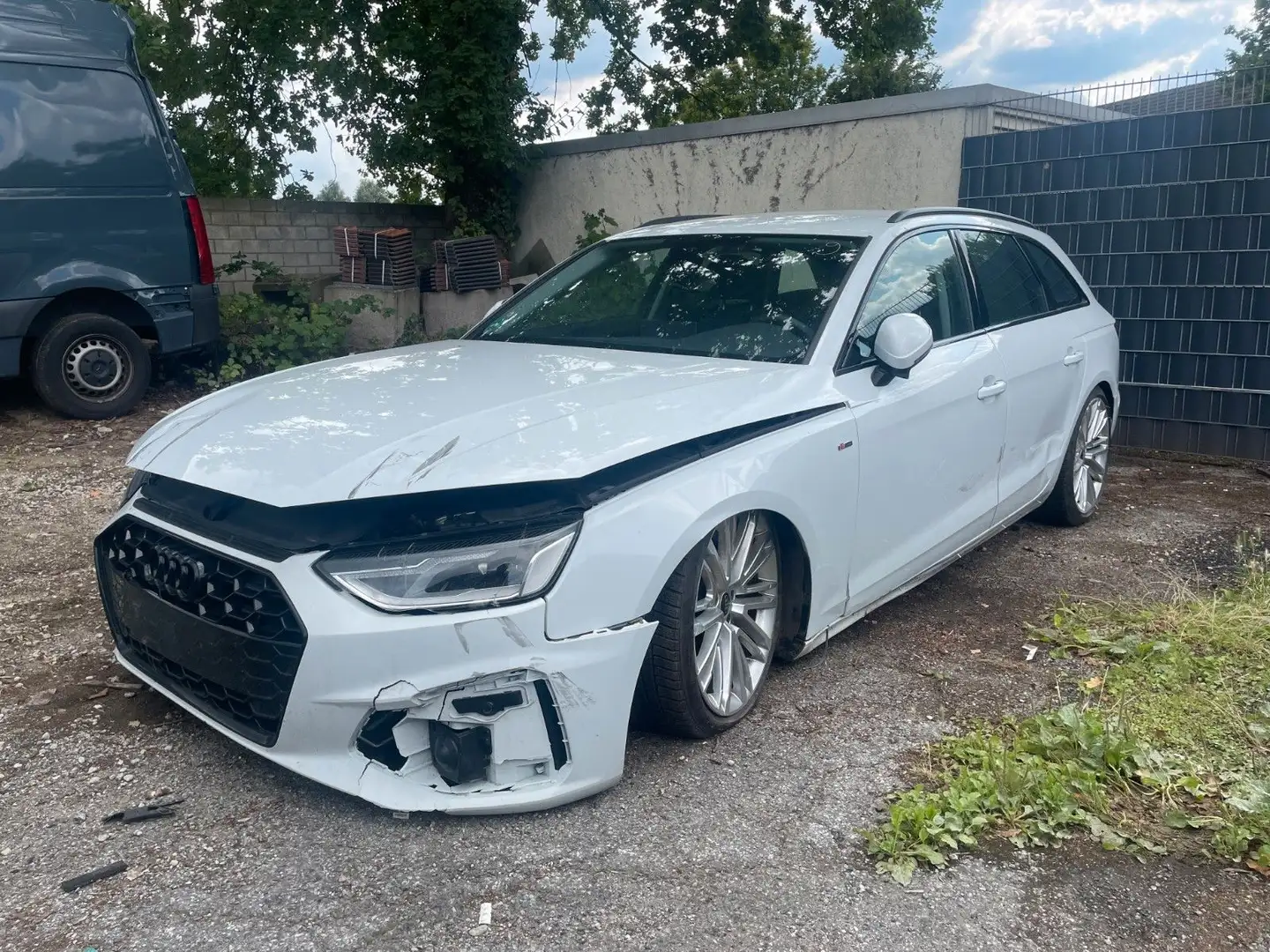 Audi A4 Avant 40 TDI DSG S line SHZ AHK. PDC TEMP Weiß - 1