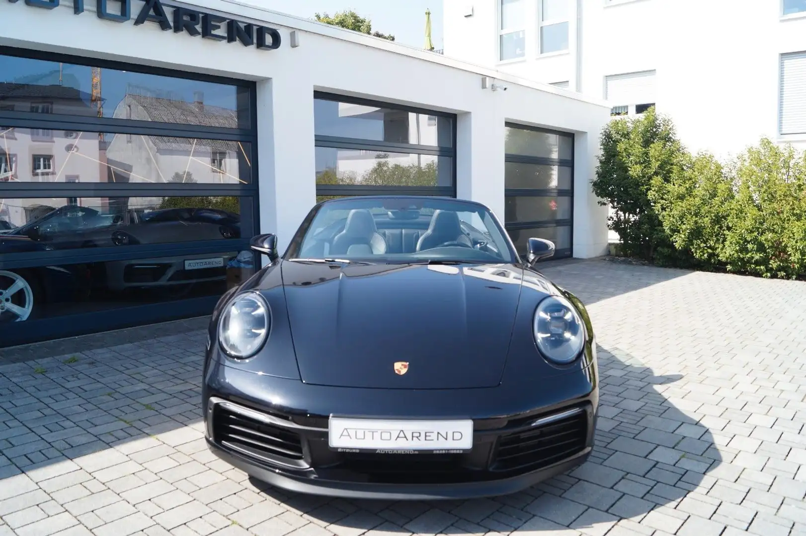 Porsche 911 (992) Carrera 4S Cabriolet Noir - 2