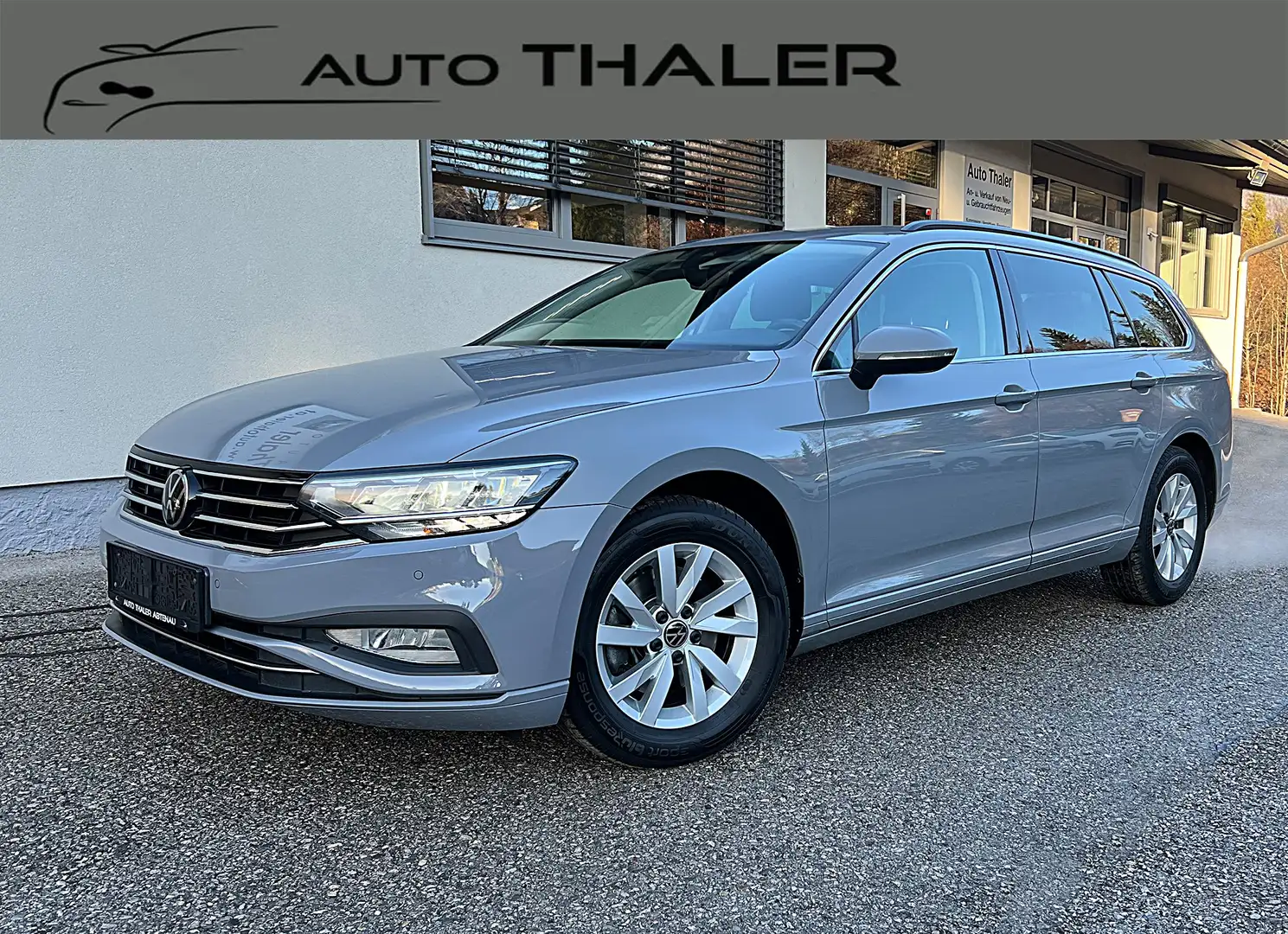 Volkswagen Passat Variant Business 2,0 SCR TDI DSG Grau - 1
