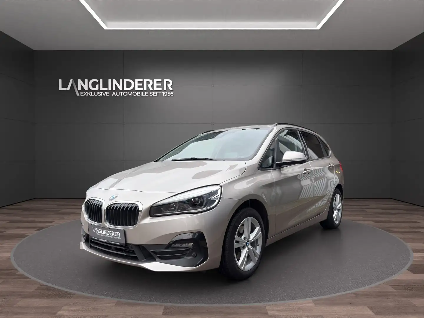 BMW 218 d xDr.ActiveTourer Advantage RFK autom.Heckklappe Silber - 1