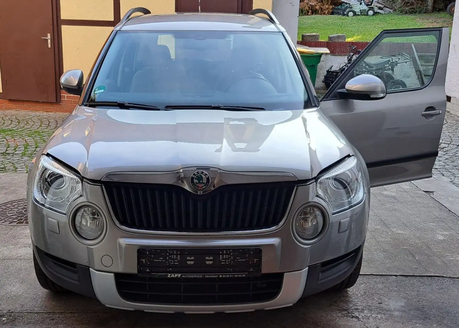 Skoda Yeti Yeti 2.0 TDI 4x4 Experience Grau - 1