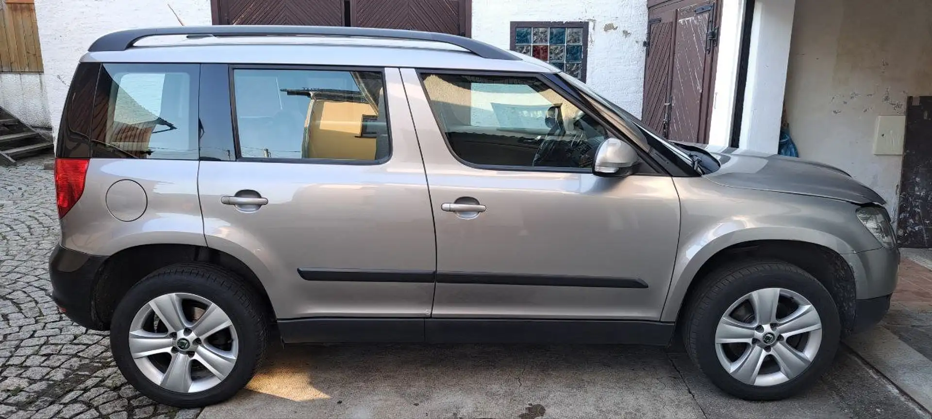 Skoda Yeti Yeti 2.0 TDI 4x4 Experience Grau - 2