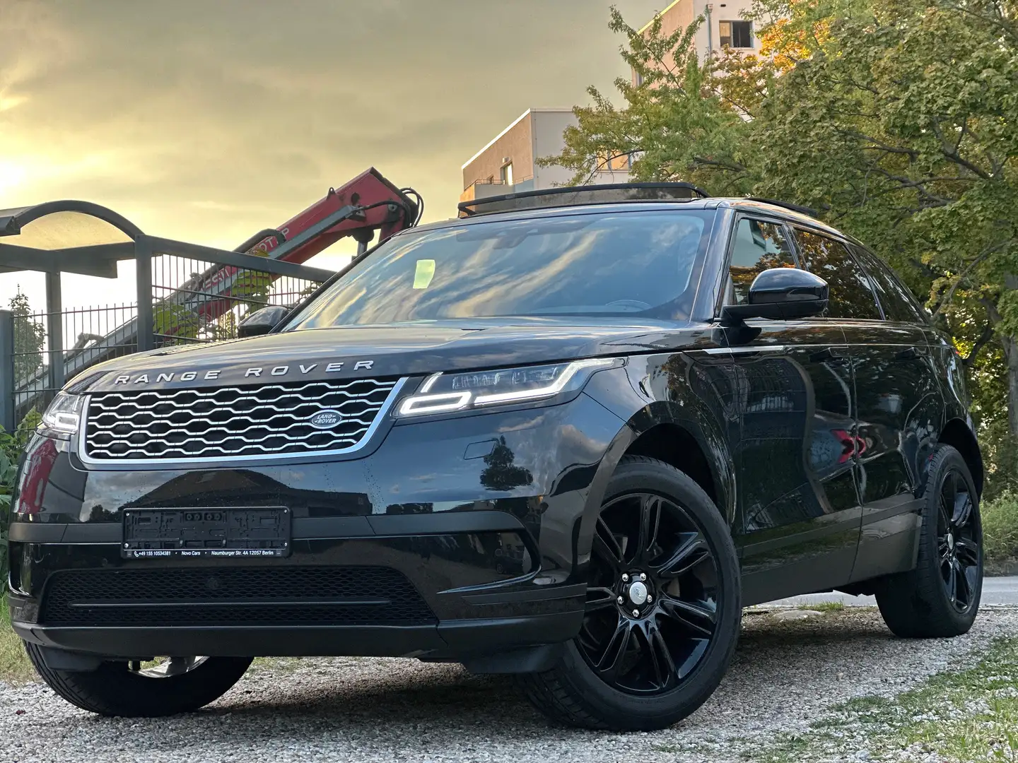 Land Rover Range Rover Velar Allrad/Panorama/Kamera/20Zoll Schwarz - 2